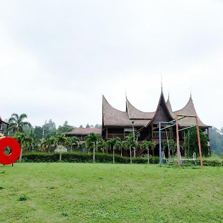 Capital O 892 Grand Pujon View Hotel And Resort Batu  Exterior photo