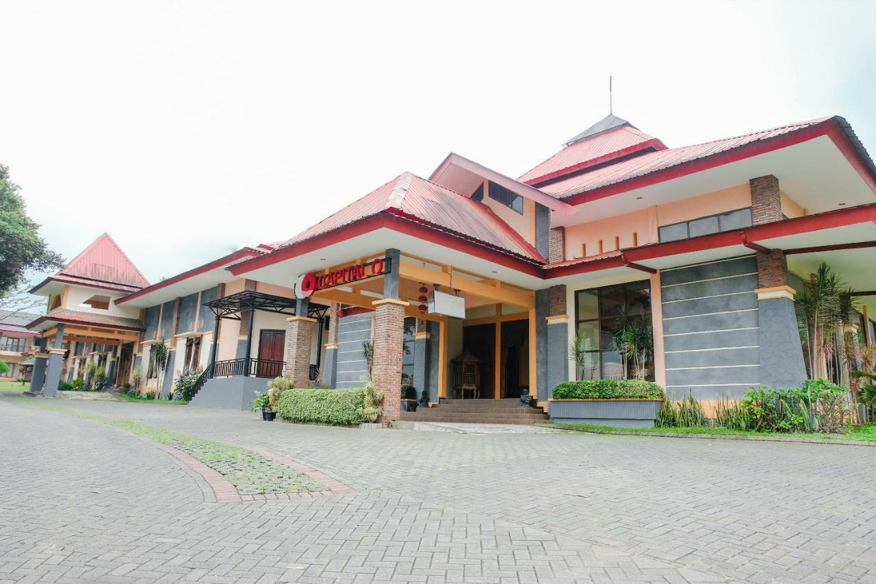 Capital O 892 Grand Pujon View Hotel And Resort Batu  Exterior photo